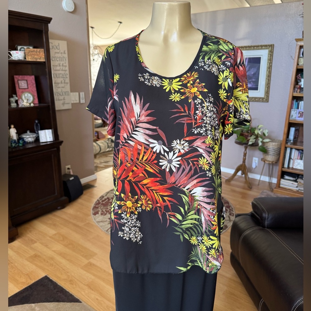 Spense sheer black floral short sleeve blouse-size M